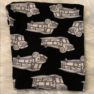 New! Women’s Lularoe truck leggings OS